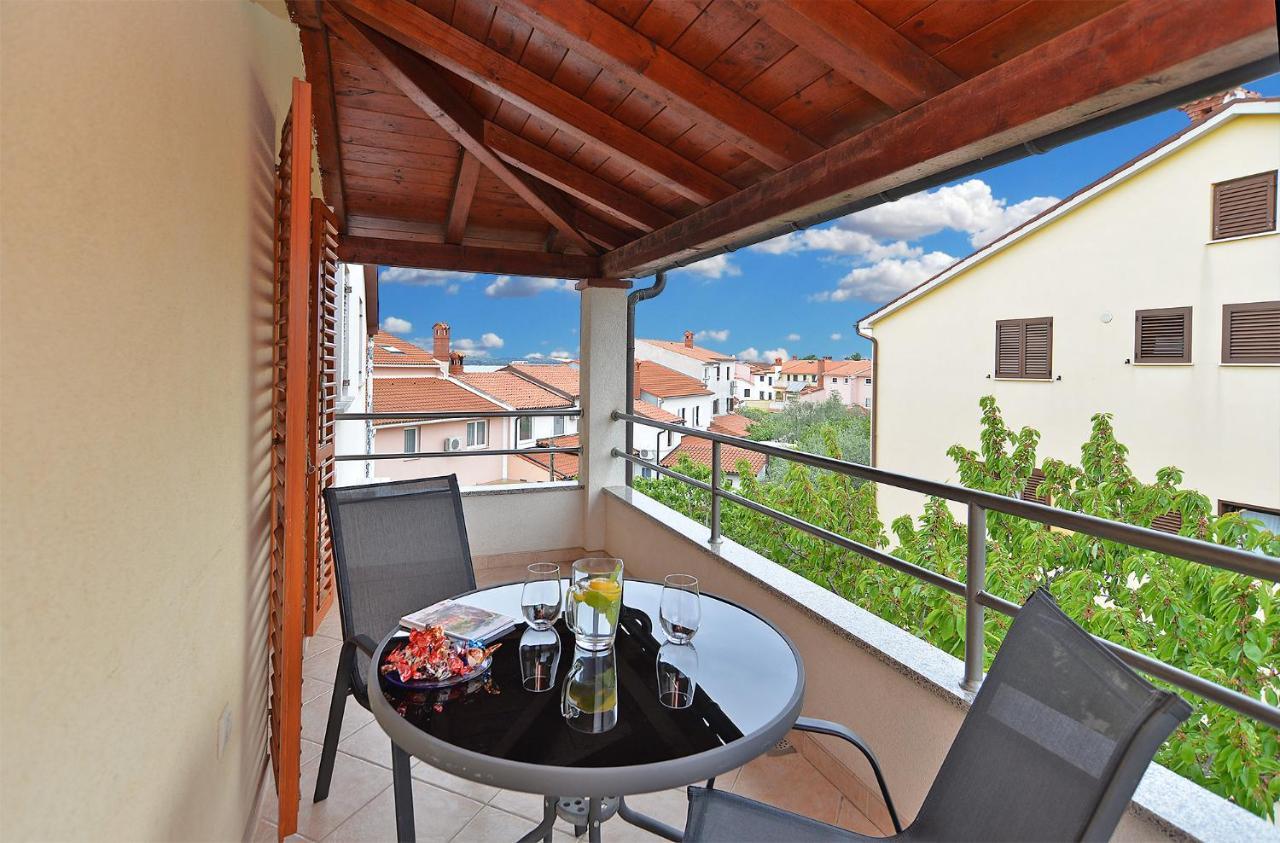 Apartments Mira 1293 Fažana Exterior foto