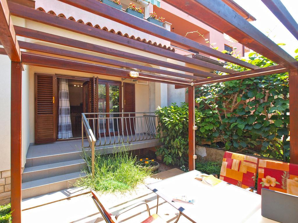 Apartments Mira 1293 Fažana Exterior foto