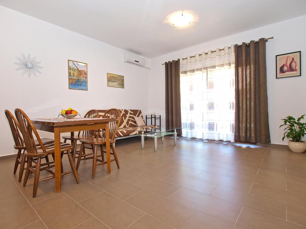 Apartments Mira 1293 Fažana Exterior foto